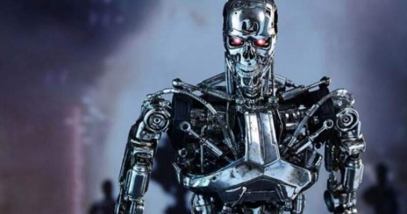 Una bomba atómica, guerra contra robots y ruinas: el apocalíptico testimonio de una mujer que asegura haber viajado al año 3780