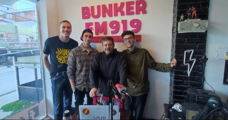 La famosa bandasantaclarense realizo una entrevista en los estudios de FM Bunker 91.9